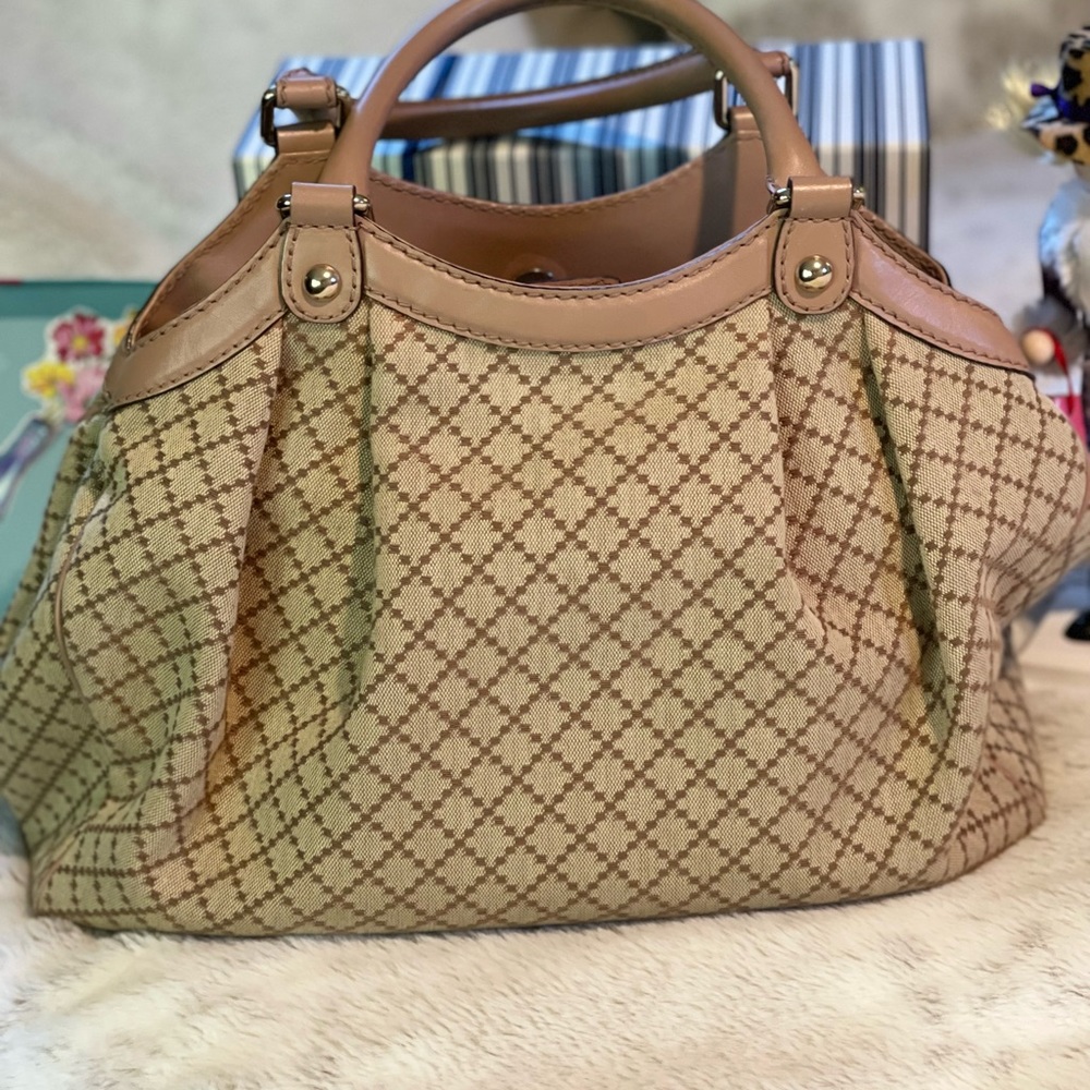 Gucci Handbag - Picture 2 of 16
